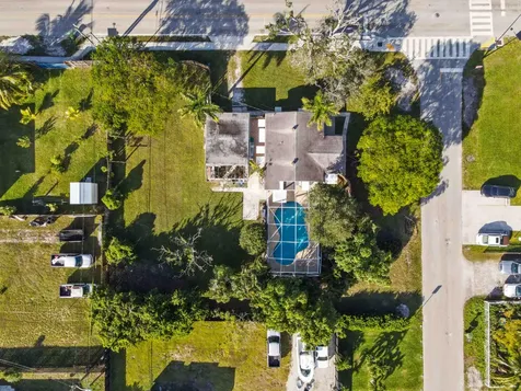3858 Lakewood Road Palm Springs FL 33461