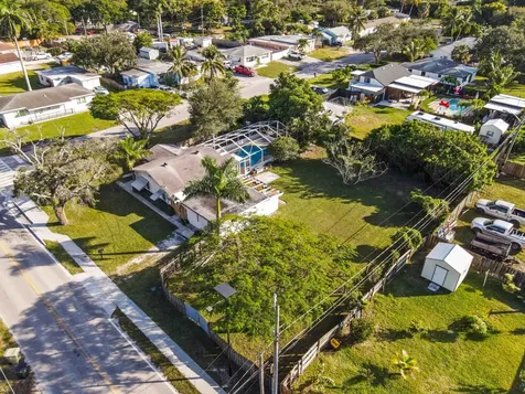 3858 Lakewood Road Palm Springs FL 33461