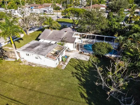 3858 Lakewood Road Palm Springs FL 33461