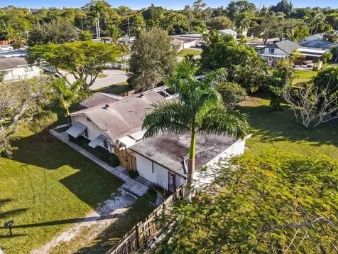 3858 Lakewood Road Palm Springs FL 33461