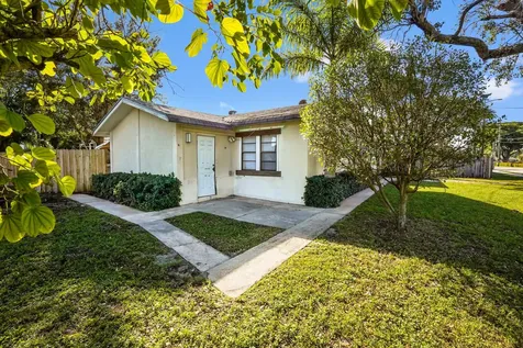 3858 Lakewood Road Palm Springs FL 33461