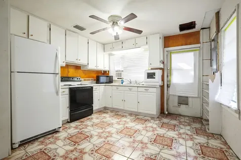 3858 Lakewood Road Palm Springs FL 33461