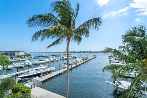 806 E Windward Way Lantana FL 33462
