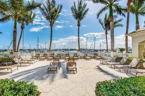 806 E Windward Way Lantana FL 33462