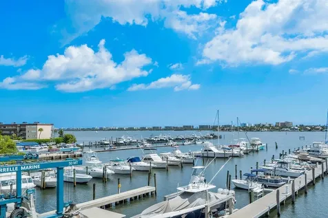 806 E Windward Way Lantana FL 33462
