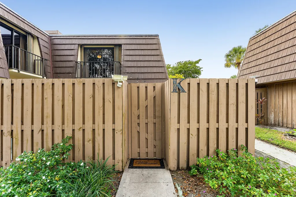 707 7th Court Palm Beach Gardens FL 33410
