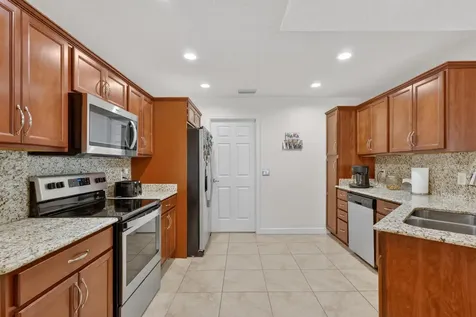 3 Los Gatos Lane Port Saint Lucie FL 34952