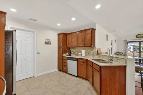 3 Los Gatos Lane Port Saint Lucie FL 34952