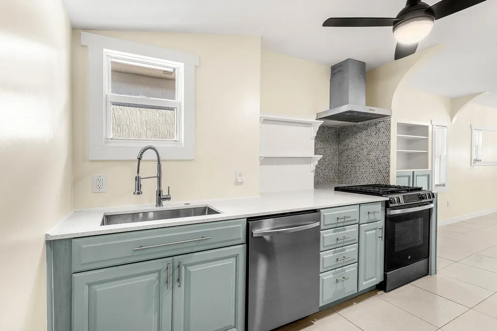 409 S M Street Lake Worth Beach FL 33460