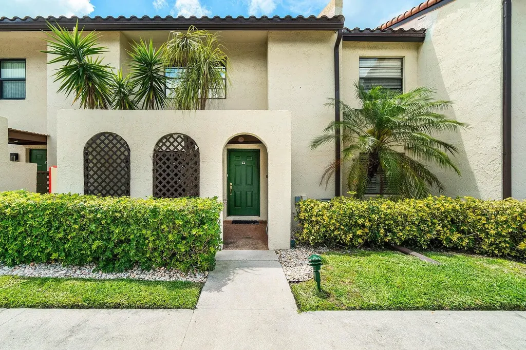 21863 Arriba Real Boca Raton FL 33433