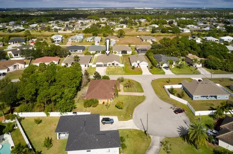 6125 Nw Drophy Avenue Port Saint Lucie FL 34986