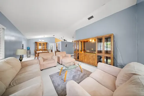 1318 Sw 82 Terrace North Lauderdale FL 33068