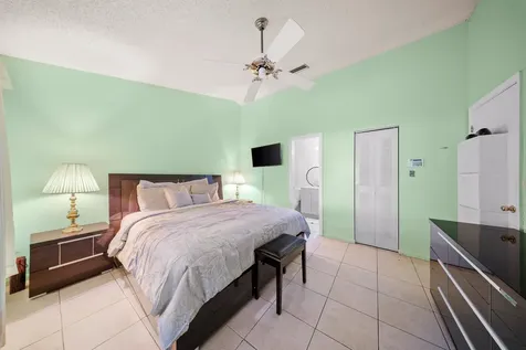 1318 Sw 82 Terrace North Lauderdale FL 33068