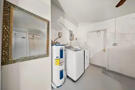 1318 Sw 82 Terrace North Lauderdale FL 33068