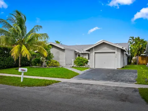 1318 Sw 82 Terrace North Lauderdale FL 33068
