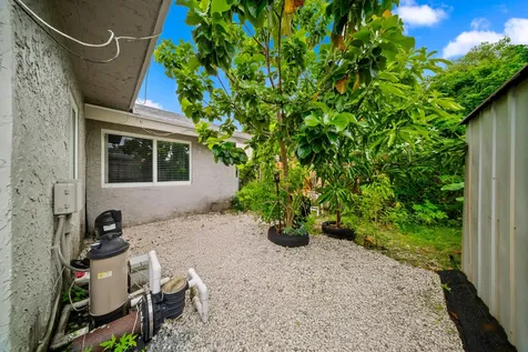 1318 Sw 82 Terrace North Lauderdale FL 33068
