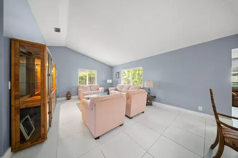 1318 Sw 82 Terrace North Lauderdale FL 33068