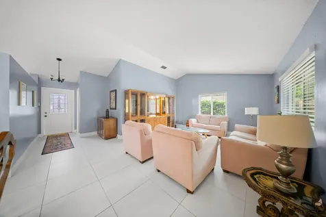 1318 Sw 82 Terrace North Lauderdale FL 33068