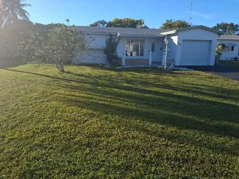 4221 Nw 51st Avenue Lauderdale Lakes FL 33319