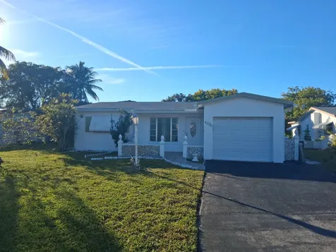 4221 Nw 51st Avenue Lauderdale Lakes FL 33319
