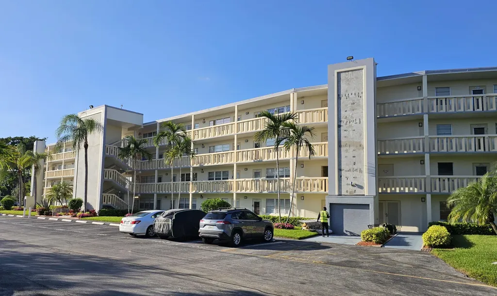 3055 Ainslie D Boca Raton FL 33434