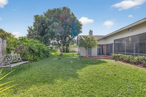 560 Juniper Place Wellington FL 33414