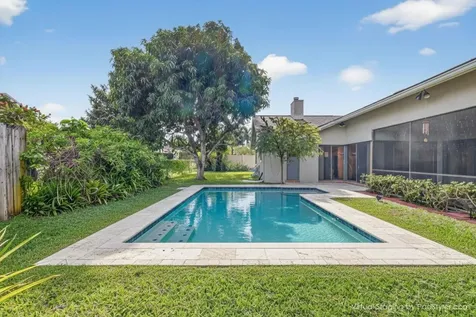 560 Juniper Place Wellington FL 33414