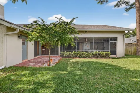 560 Juniper Place Wellington FL 33414