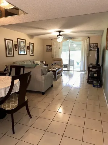 6698 10th Avenue Lake Worth FL 33467