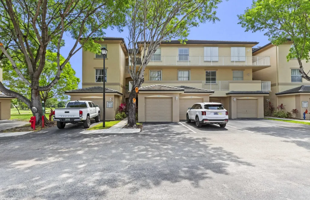 2060 Greenview Shores Boulevard Wellington FL 33414