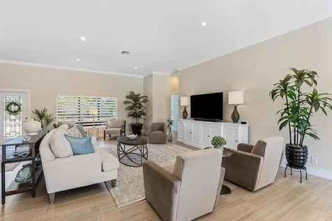 1008 SE 10th Court Deerfield Beach FL 33441