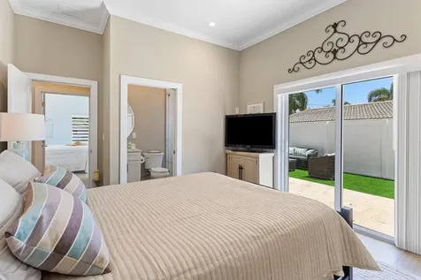 1008 SE 10th Court Deerfield Beach FL 33441