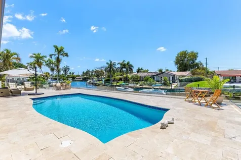 1008 SE 10th Court Deerfield Beach FL 33441