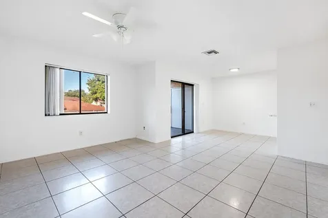 6053 10th Avenue Lake Worth FL 33463