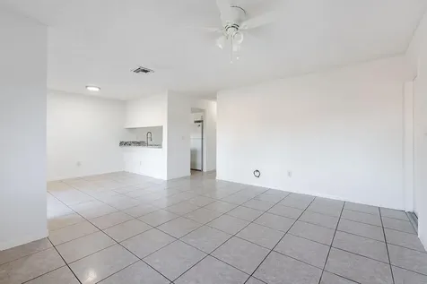 6053 10th Avenue Lake Worth FL 33463