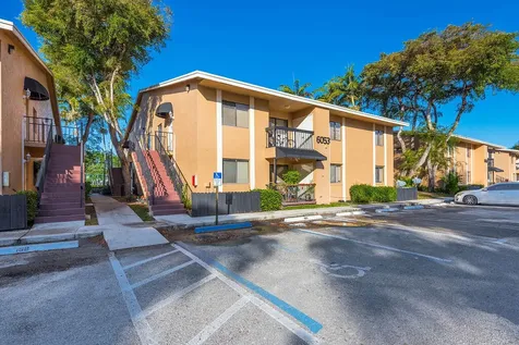 6053 10th Avenue Lake Worth FL 33463