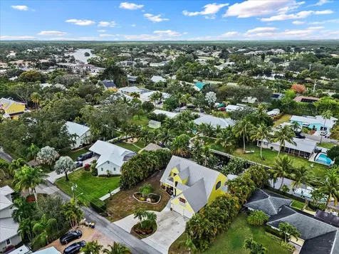 9363 Se Cove Point Street Tequesta FL 33469