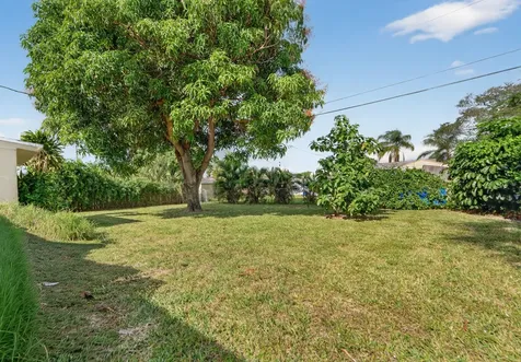 2105 Worthington Road West Palm Beach FL 33409