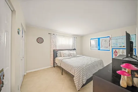 4528 Sw 54th Street Dania Beach FL 33314