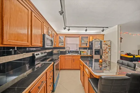 4528 Sw 54th Street Dania Beach FL 33314