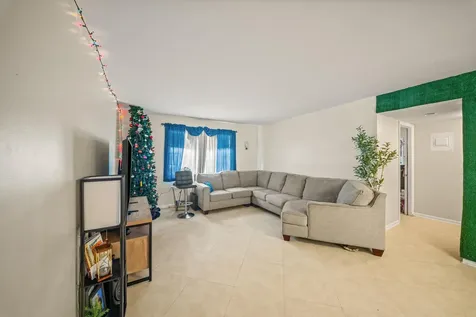 4528 Sw 54th Street Dania Beach FL 33314