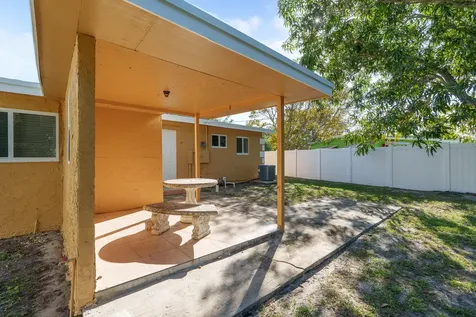 3041 E Palm Drive Boynton Beach FL 33435