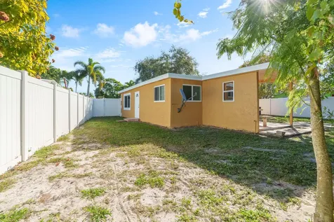 3041 E Palm Drive Boynton Beach FL 33435