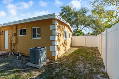 3041 E Palm Drive Boynton Beach FL 33435