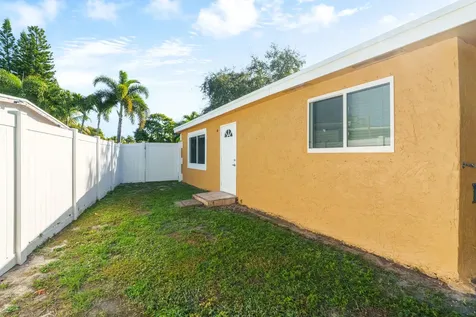 3041 E Palm Drive Boynton Beach FL 33435