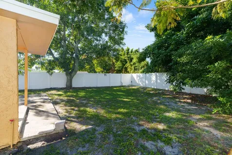 3041 E Palm Drive Boynton Beach FL 33435