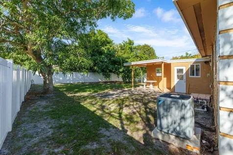 3041 E Palm Drive Boynton Beach FL 33435