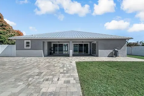 2092 Sw Airoso Boulevard Port Saint Lucie FL 34984