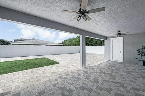 2092 Sw Airoso Boulevard Port Saint Lucie FL 34984