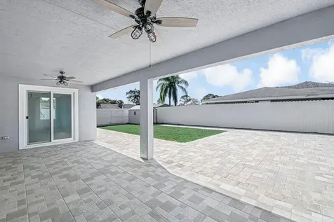 2092 Sw Airoso Boulevard Port Saint Lucie FL 34984